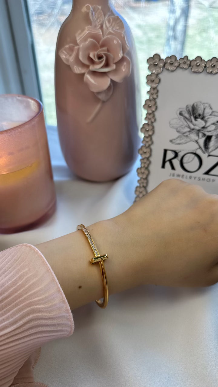 Shiny Thin T-Bracelet